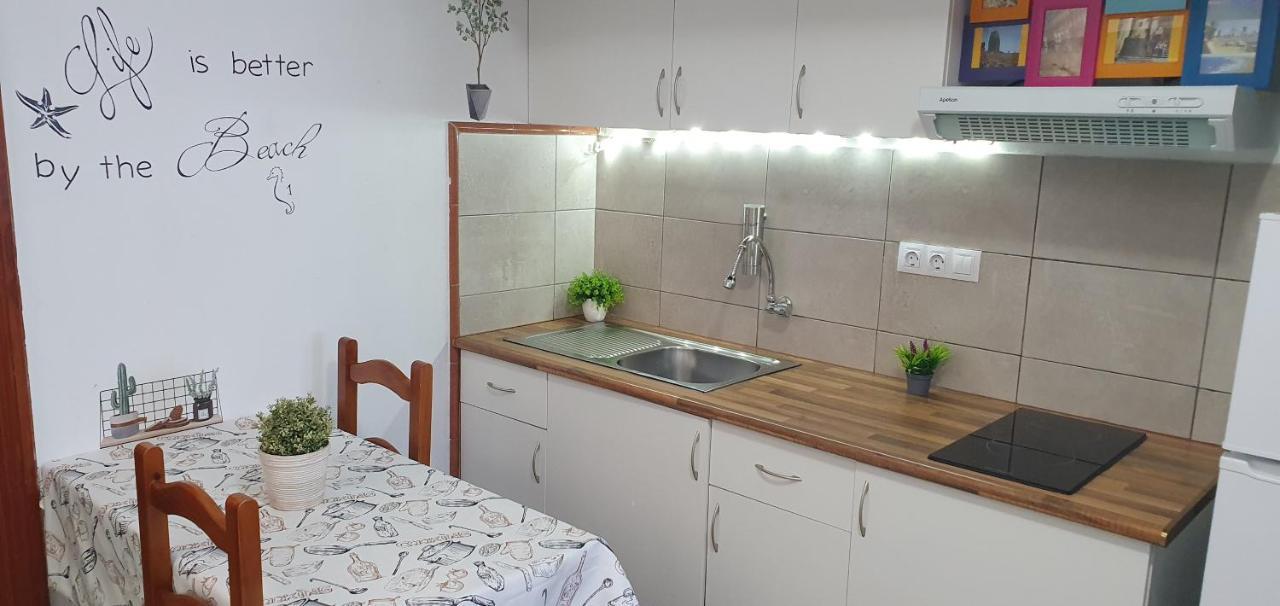 Burero Beach Stay - Comfy - Near Airport & Beaches El Burrero Kültér fotó