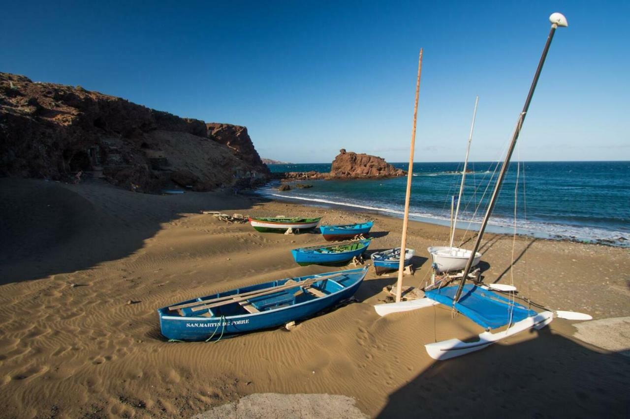 Burero Beach Stay - Comfy - Near Airport & Beaches El Burrero Kültér fotó